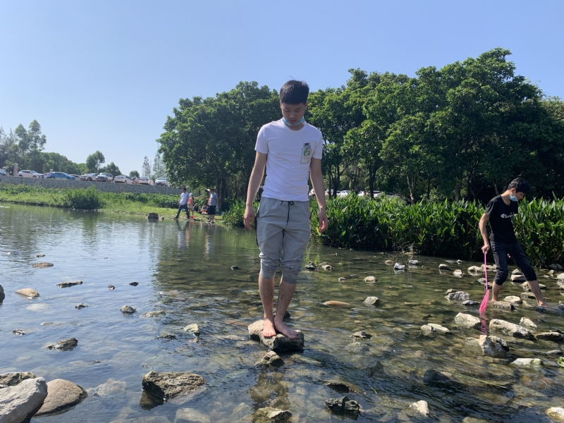 放假吃鸡的第一张照片--东莞认干亲服务网